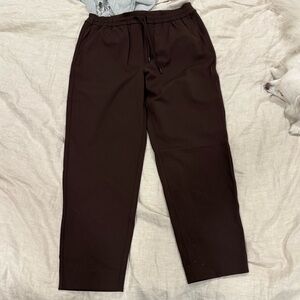 Lululemon mid rise ankle pants M